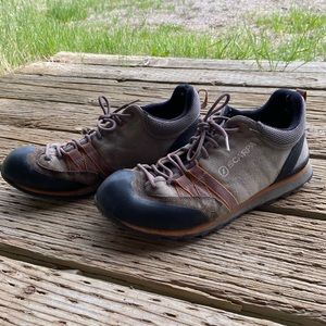 Scarps mens approach shoes